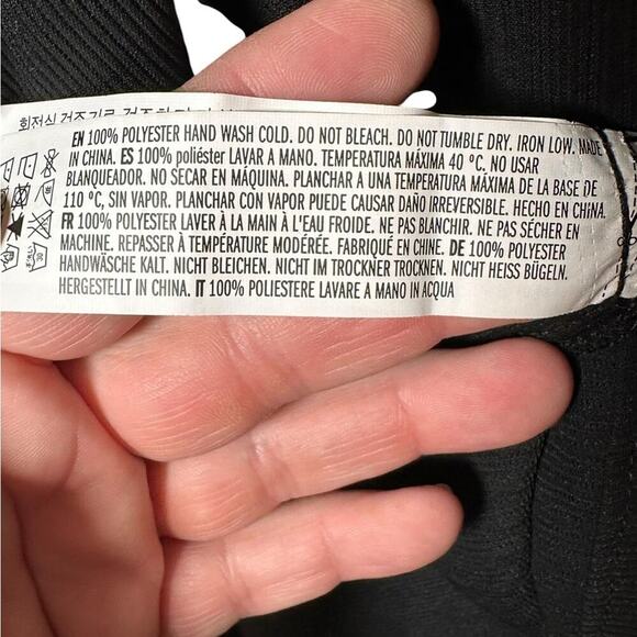 English Factory Black Puff Long Sleeve Top Size M NWT Key Hole Back Round Neck - Picture 4 of 5